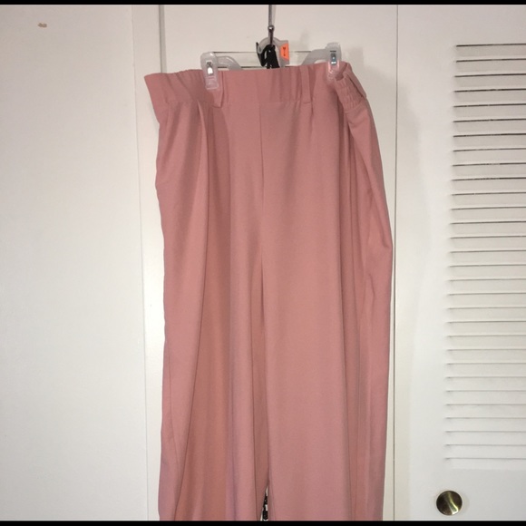 Wide legged pants - Picture 1 of 6